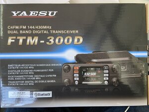 Двухдиапазонный цифровой мобильный трансивер Yaesu FTM-300DR, фото 2