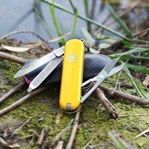 Нож-брелок Victorinox Classic, 58 мм, 7 функций, желтый, фото 9