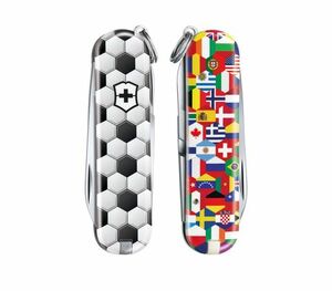 Нож-брелок Victorinox Classic LE 2020, 58 мм, 7 функций, "World Of Soccer", фото 1