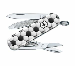 Нож-брелок Victorinox Classic LE 2020, 58 мм, 7 функций, "World Of Soccer", фото 3